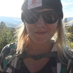 Meet your Posher, Elizabeth